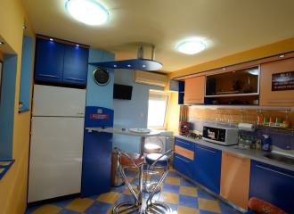 Flat 1 for rent short term Timisoara, modern and full equipped kitchen