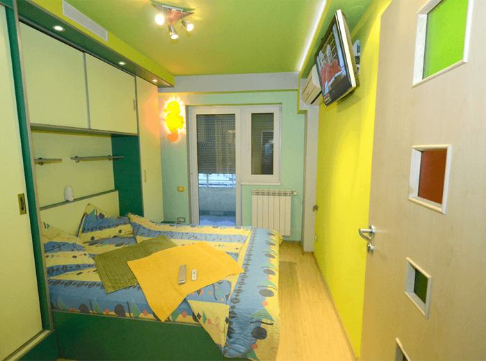 Holiday apartment 2 rentals in Timisoara, first bedroom, air conditioner, electrically operated rolls (D1)