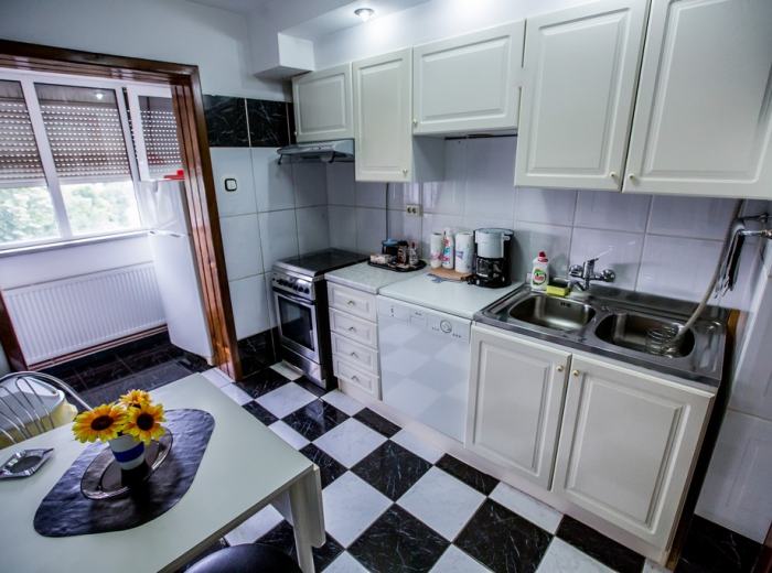 Vidican studio short term rentals Timisoara, full equipped kitchen