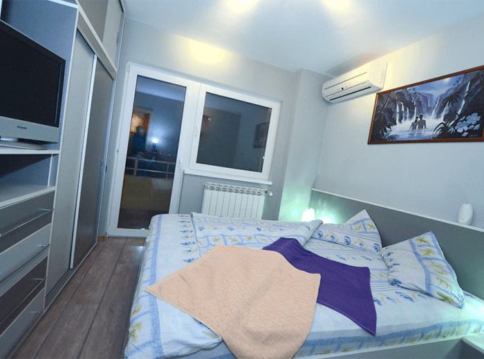 Vidican short term apartment 2 Timisoara, the third bedroom, electrically operated rolls (D3
